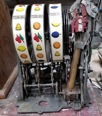 slot machine3.jpg
