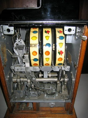 mills slot mech1.JPG