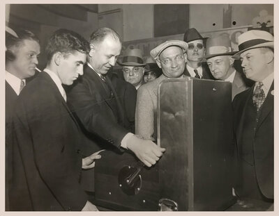 1935PressPhotoLO.jpg