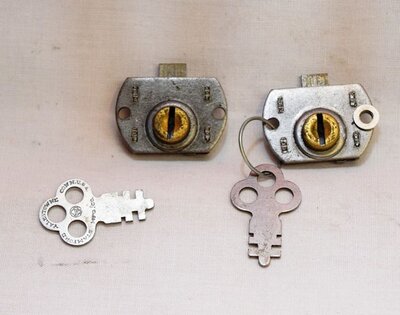 13 A Mint vendor locks & key not Watling.jpg