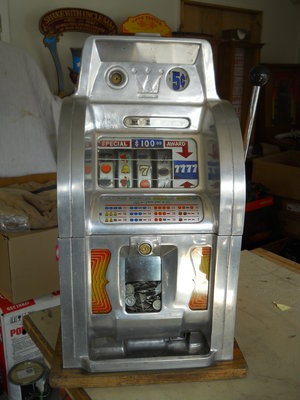 Christmas lights and slot machines 007.JPG