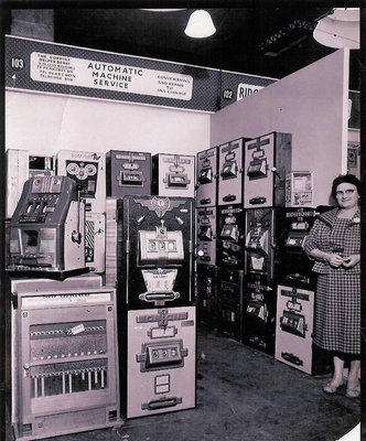 MyMotheronourstandattheATEATE1959.jpg