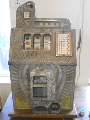 slot machines 002.JPG