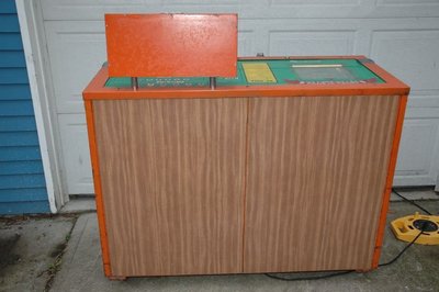 Sevel Eleven Dice Game with Hopper 1960-3.jpg