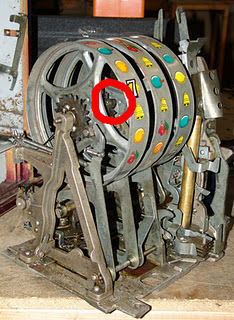 mills_slot_machine_mechanism_bug_1.jpg